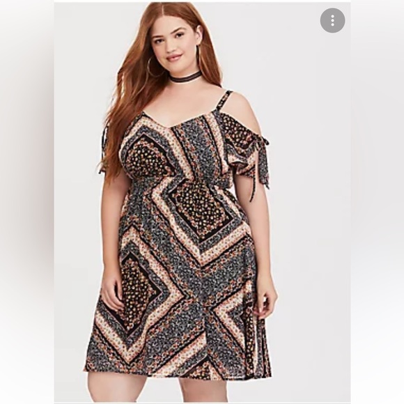 torrid Dresses & Skirts - Torrid bandana chiffon cold shoulder dress